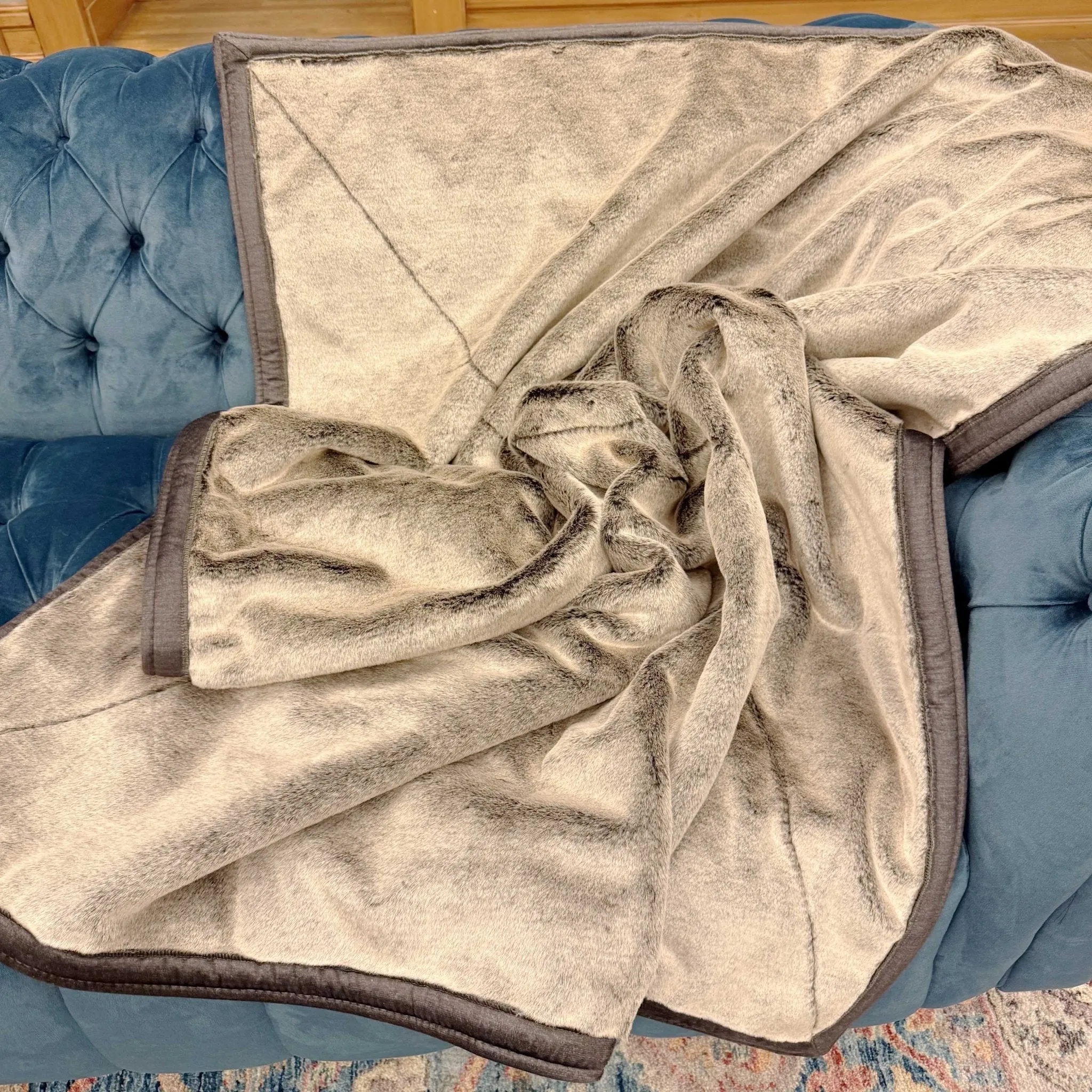 Luxury Weighted Pet Blanket - Graphite Grey Velvet with Faux Fur